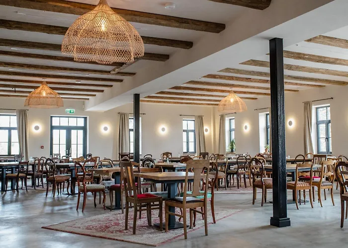 Ilmaveere Butiikhotell Ja Restoran فندق Obinitsa