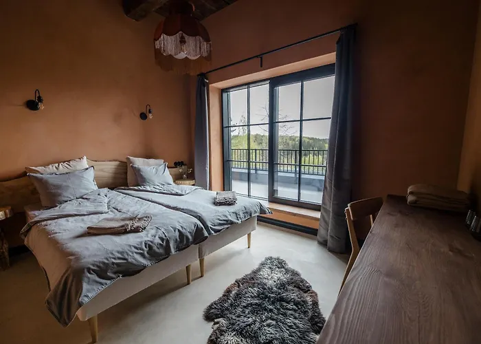 Ilmaveere Butiikhotell Ja Restoran Obinitsa