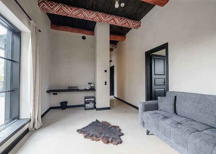 Ilmaveere Butiikhotell Ja Restoran Obinitsa