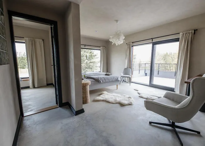 Ilmaveere Butiikhotell Ja Restoran فندق Obinitsa